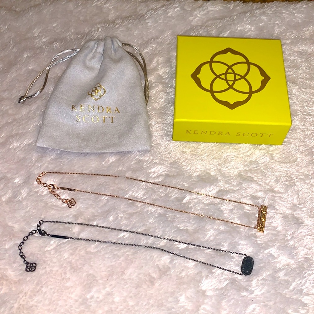 Like New Kendra Scott Two Pendant Necklace Bundle